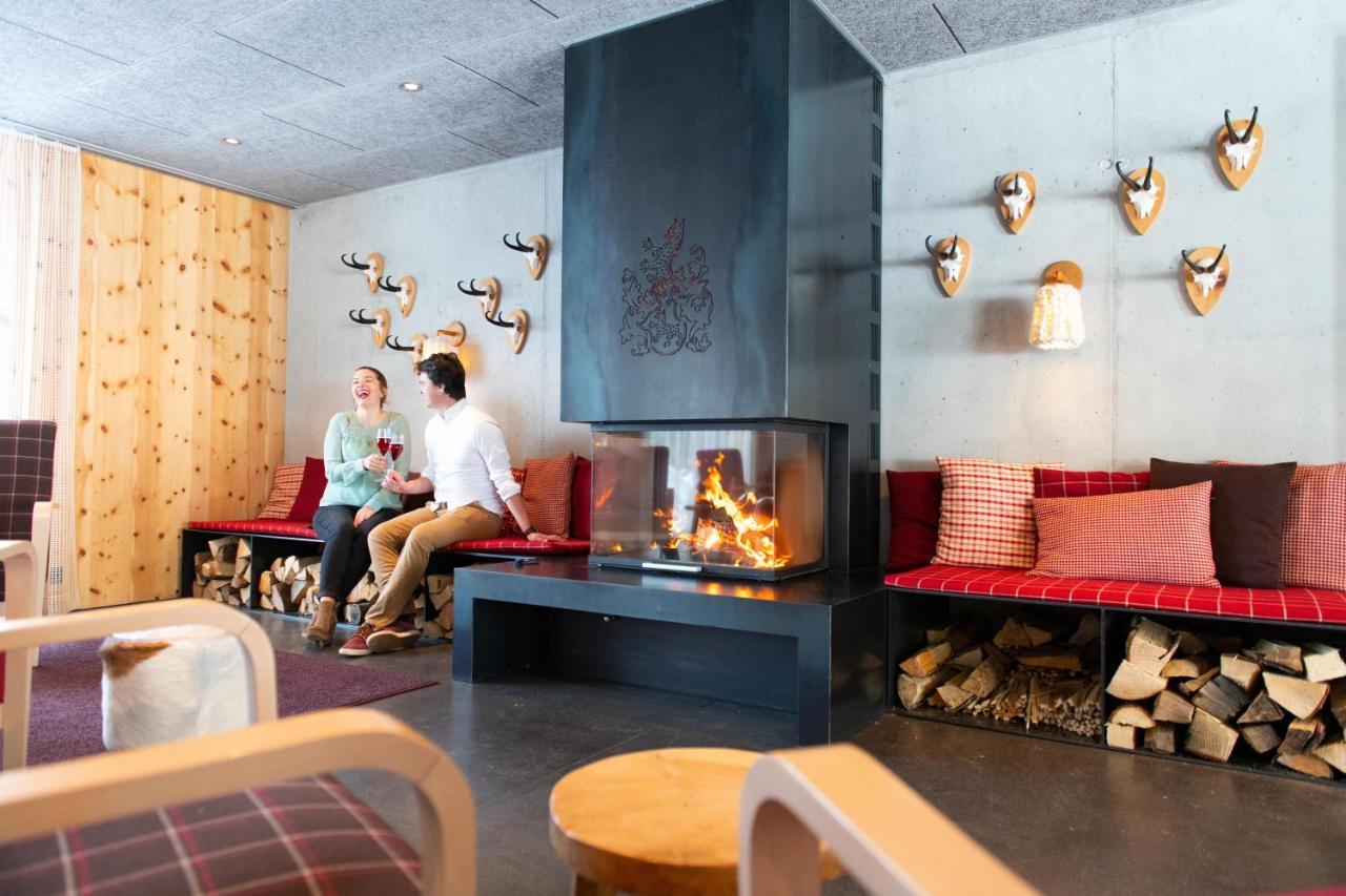 Berghotel Mettmen Schwanden  Εξωτερικό φωτογραφία