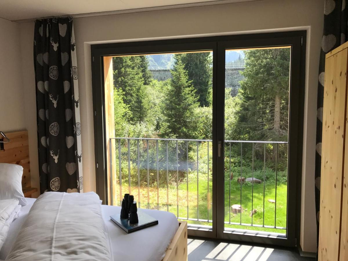 Berghotel Mettmen Schwanden  Εξωτερικό φωτογραφία
